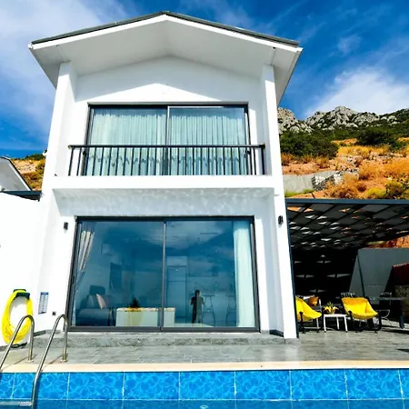 Villa Mulberry Collection 4 *
